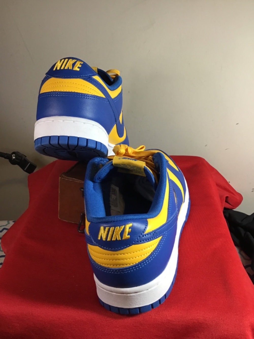 🔥❤️Nike’s UCLA, men’s size 11.5, great condition, see photos 🔥🔥 - Picture 3 of 5